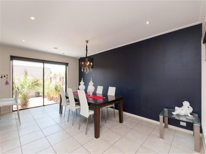 27 Orlando Drive, Roxburgh Park VIC 3064