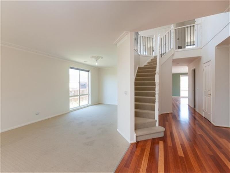 8 Strathallan Grove, Craigieburn VIC 3064