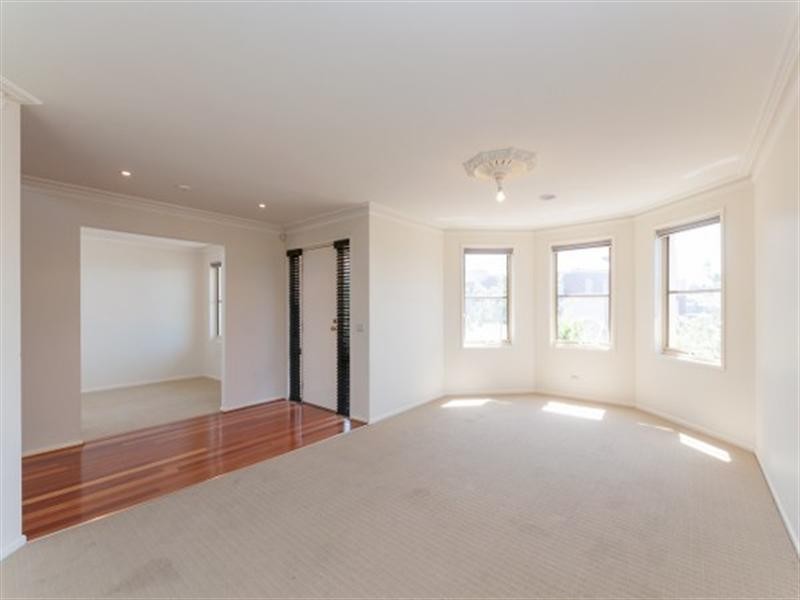 8 Strathallan Grove, Craigieburn VIC 3064