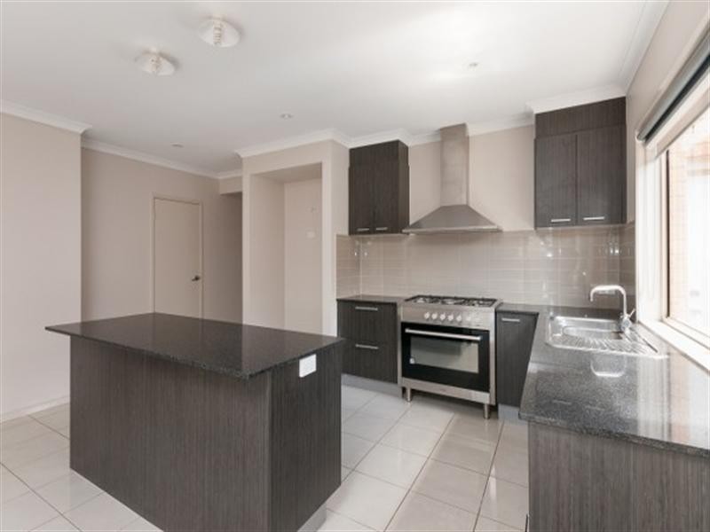 10 Eveline Street, Craigieburn VIC 3064