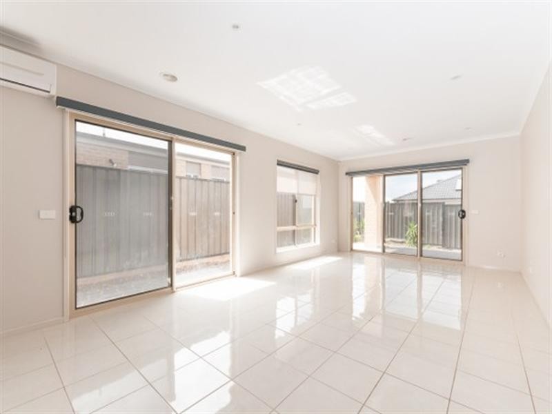 10 Eveline Street, Craigieburn VIC 3064
