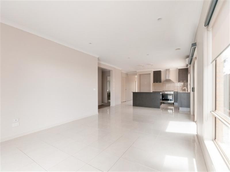 10 Eveline Street, Craigieburn VIC 3064