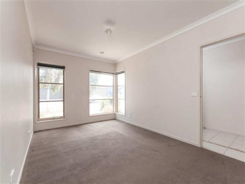 10 Eveline Street, Craigieburn VIC 3064