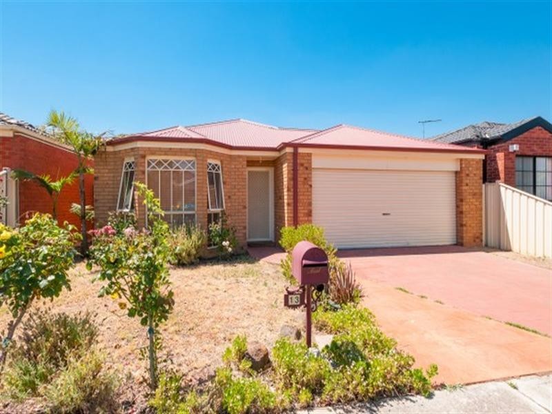 13 Limpopa Square, Roxburgh Park VIC 3064