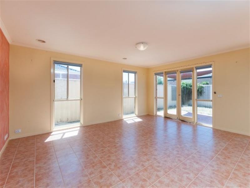 13 Limpopa Square, Roxburgh Park VIC 3064