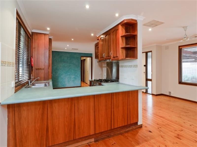 6 Waverley Court, Craigieburn VIC 3064