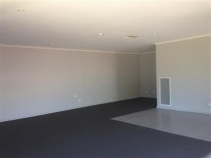 4 Crawley Court, Craigieburn VIC 3064