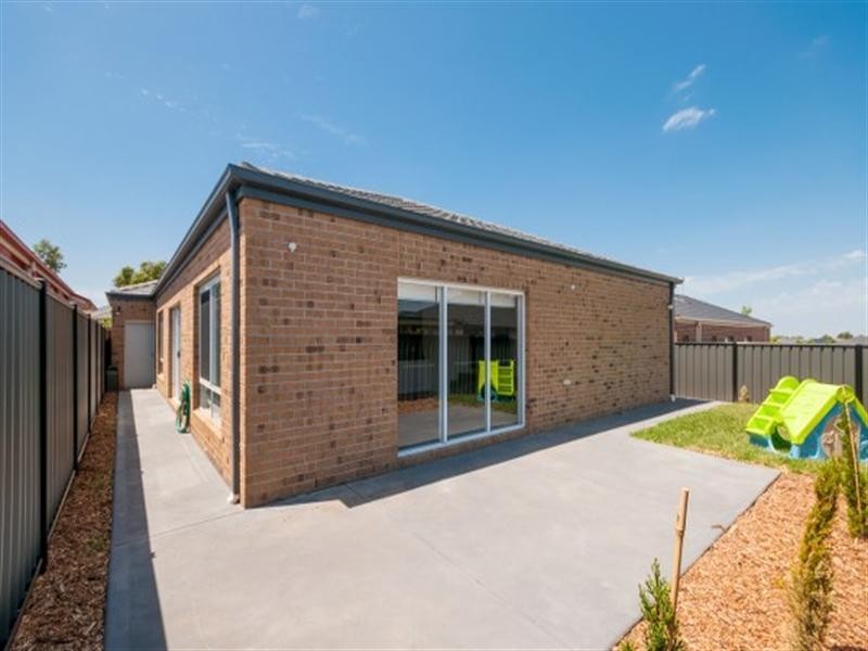 51 Ardsley Circuit, Craigieburn VIC 3064