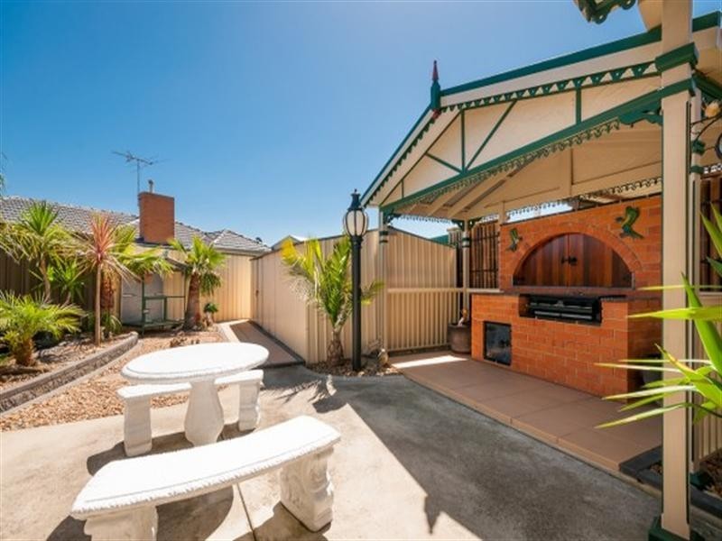 35 Kilmore Crescent, Dallas VIC 3047