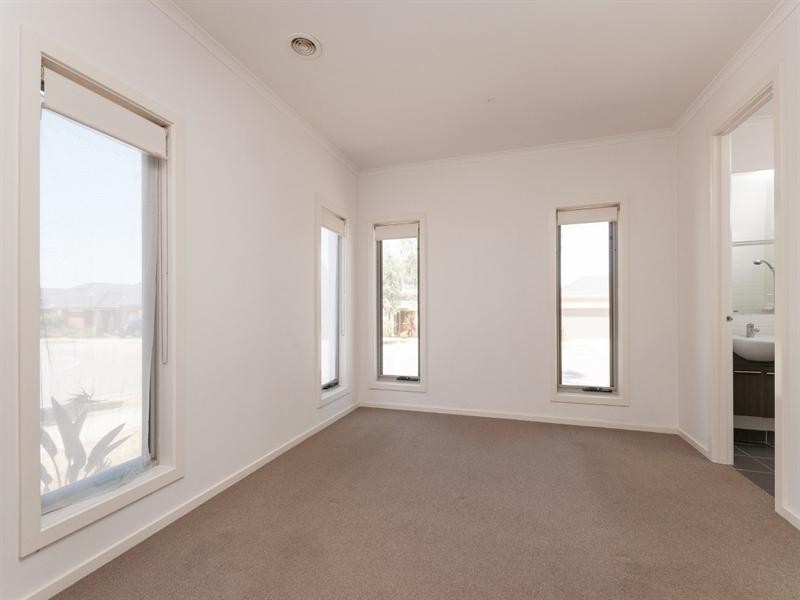 2 Stafford Link, Craigieburn VIC 3064