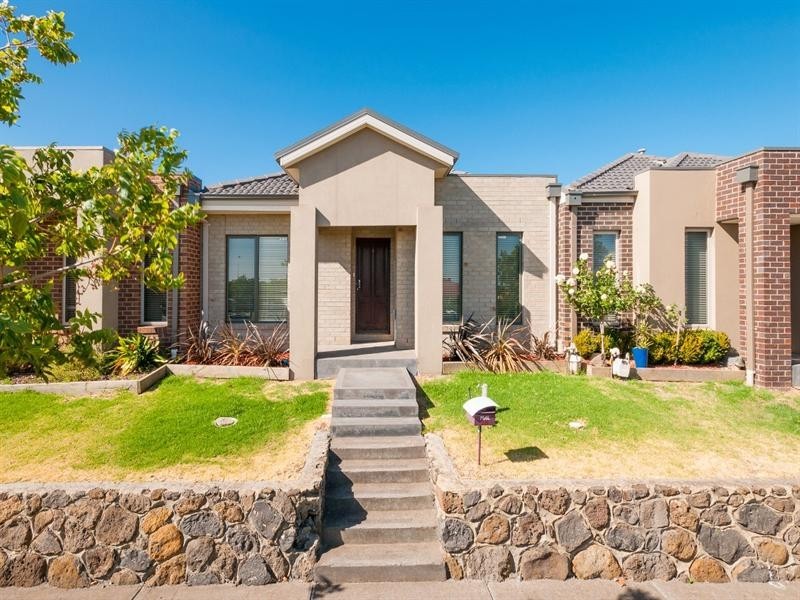 28 Hoxton Crescent, Craigieburn VIC 3064