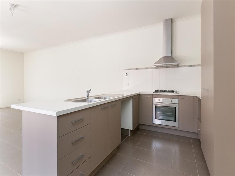 28 Hoxton Crescent, Craigieburn VIC 3064