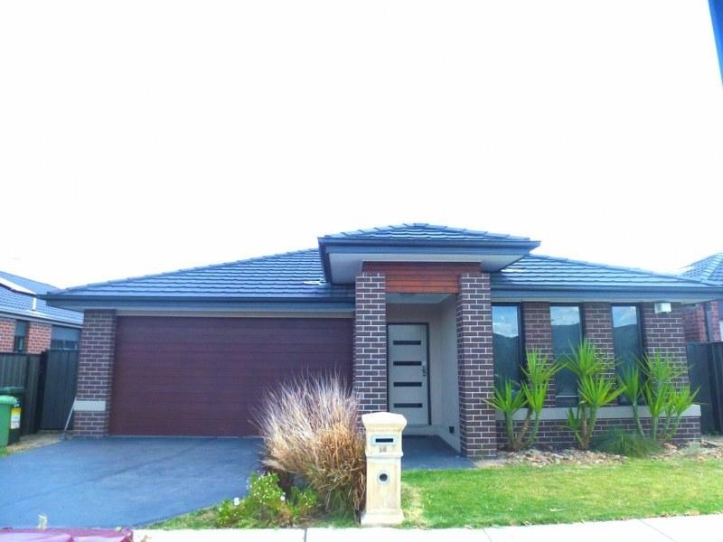 18 Birdswood Crescent, Craigieburn VIC 3064
