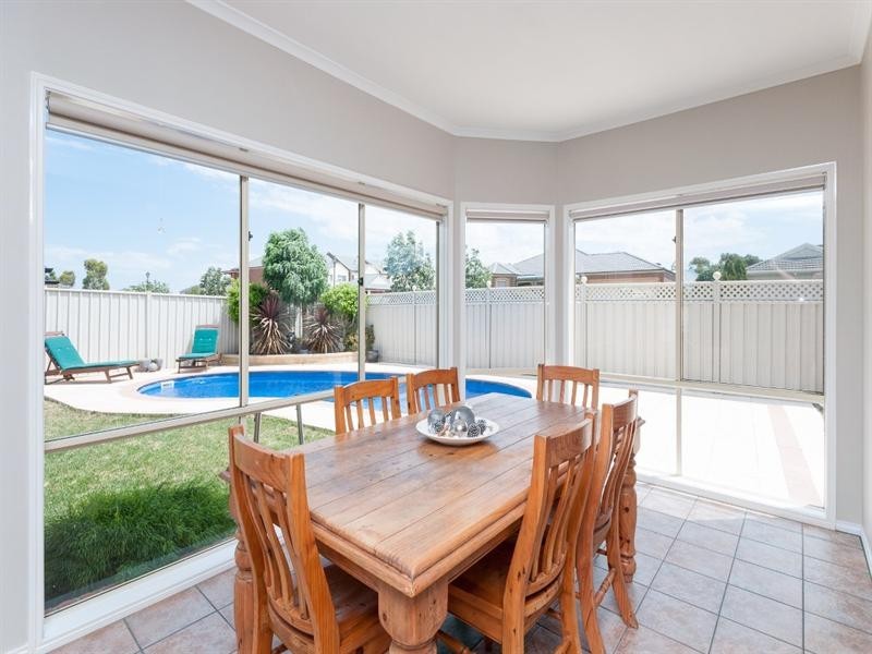 37 Waterford Avenue, Craigieburn VIC 3064