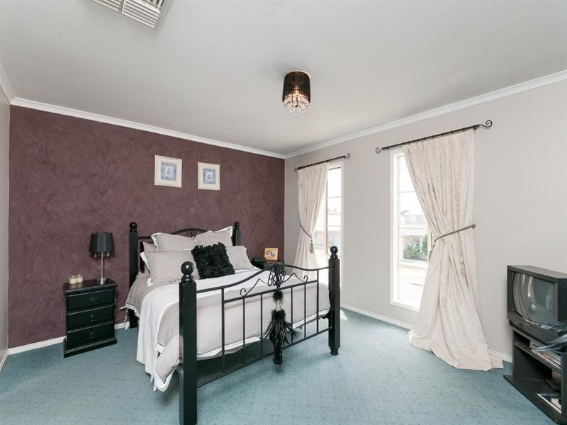 37 Waterford Avenue, Craigieburn VIC 3064