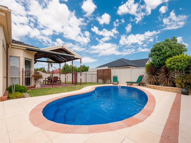 37 Waterford Avenue, Craigieburn VIC 3064