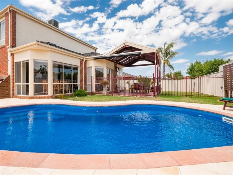 37 Waterford Avenue, Craigieburn VIC 3064