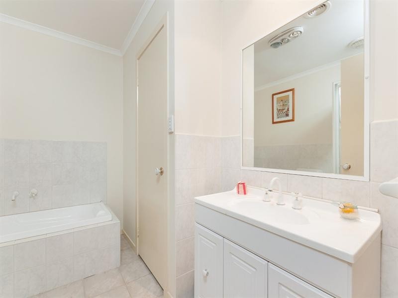 4/35 Hamilton Street, Craigieburn VIC 3064