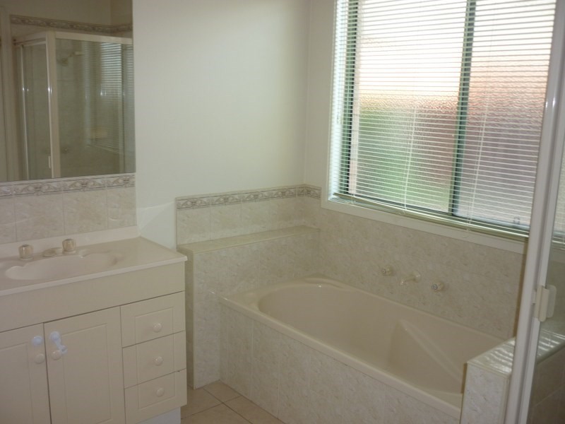 9 Glama Court, Roxburgh Park VIC 3064