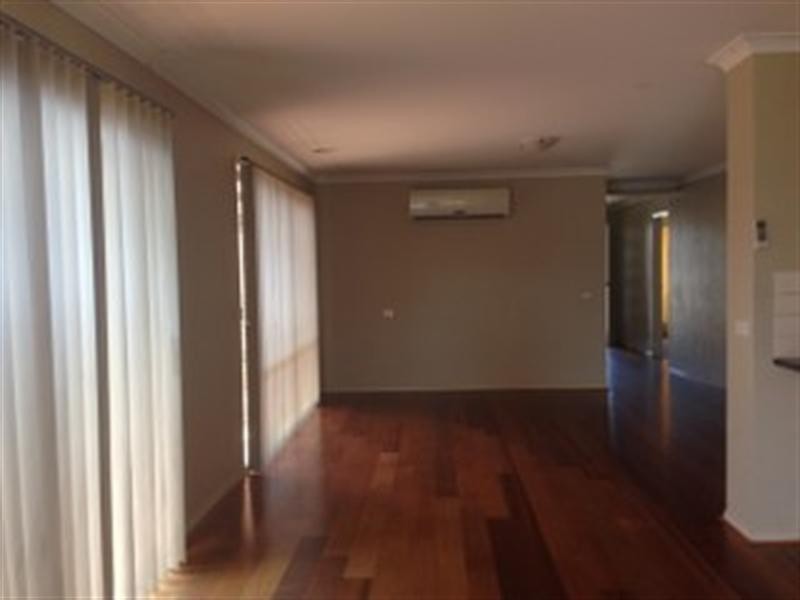 17 Millstream Pass, Craigieburn VIC 3064