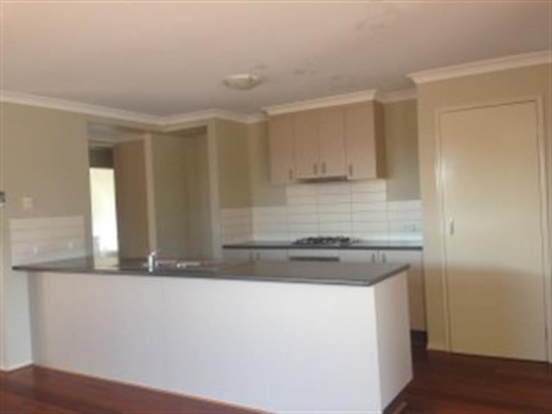 17 Millstream Pass, Craigieburn VIC 3064