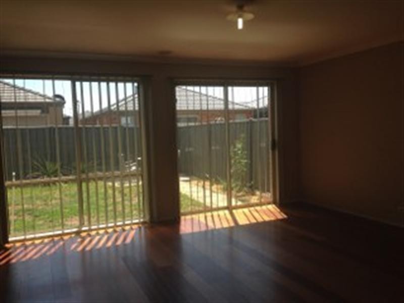 17 Millstream Pass, Craigieburn VIC 3064