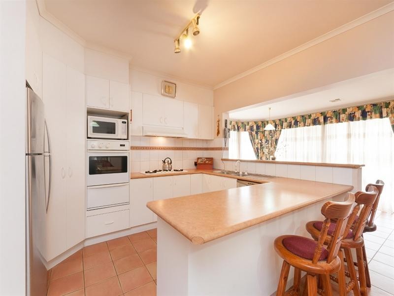 21 McKinley Drive, Roxburgh Park VIC 3064