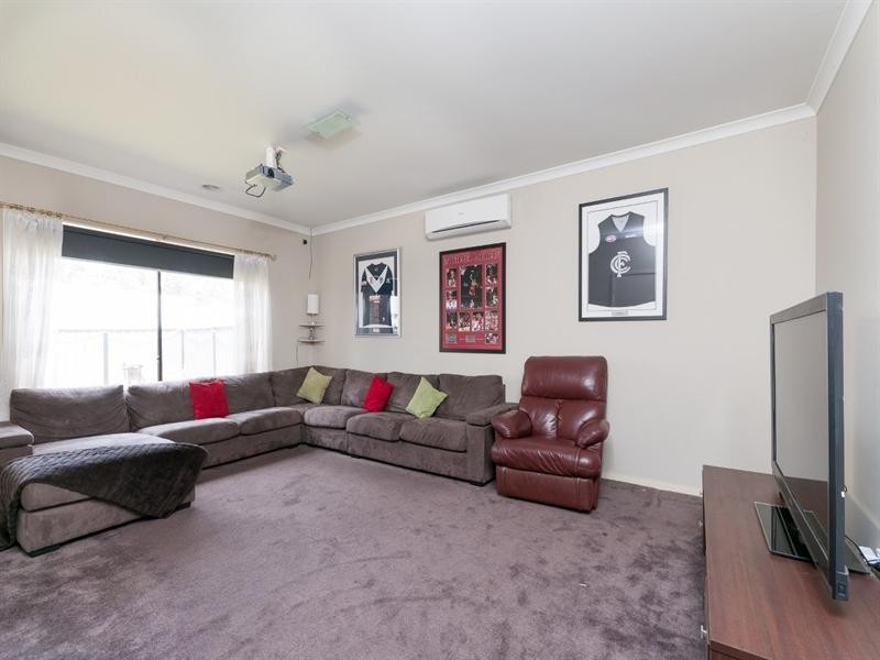 34 Middlesborough Drive, Craigieburn VIC 3064