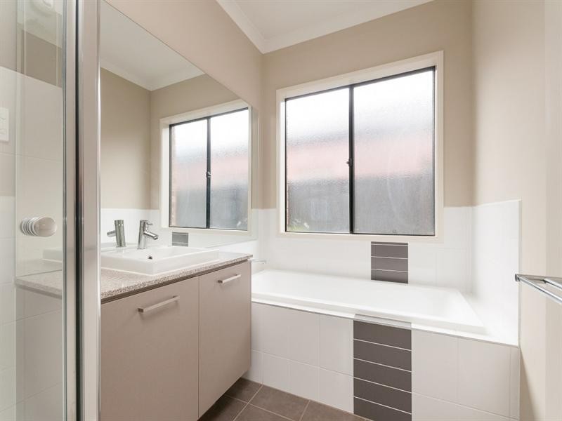 34 Middlesborough Drive, Craigieburn VIC 3064