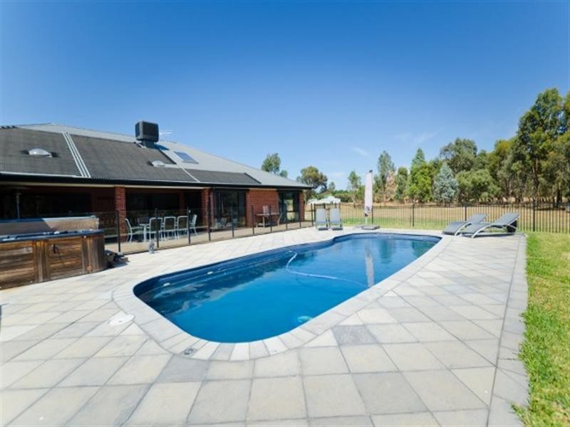 45 Sanctuary Rise, Mickleham VIC 3064