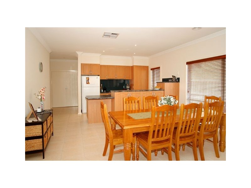 24 Canisby Way, Craigieburn VIC 3064