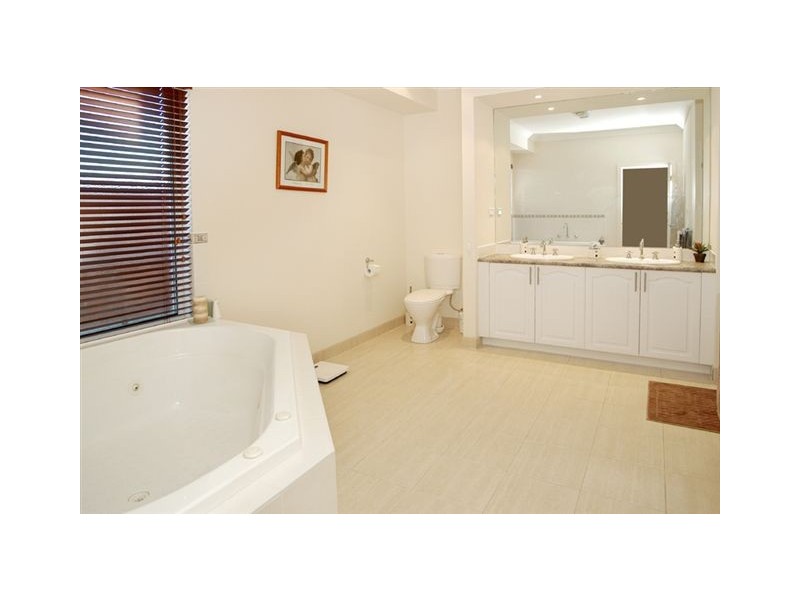 24 Canisby Way, Craigieburn VIC 3064