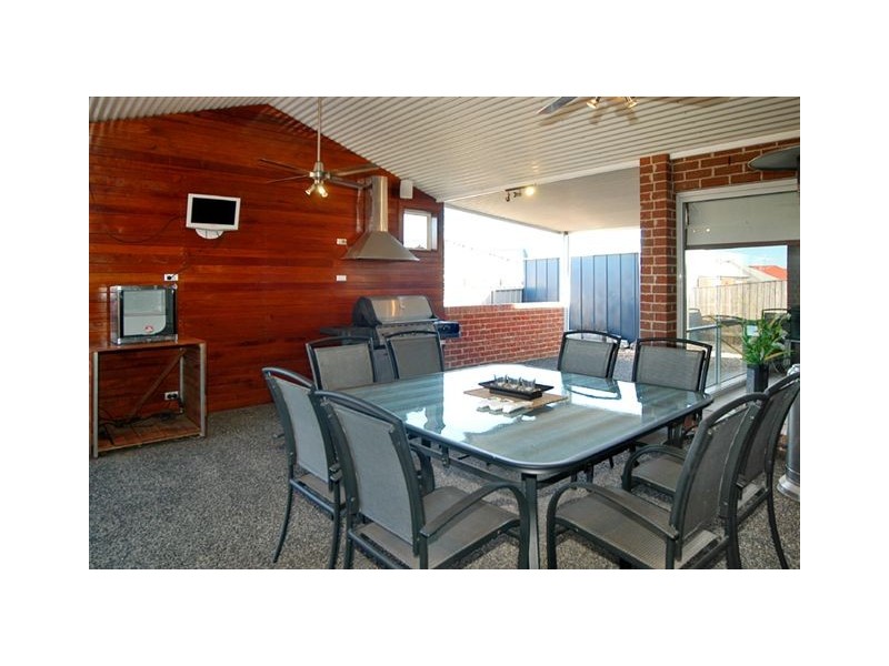 24 Canisby Way, Craigieburn VIC 3064