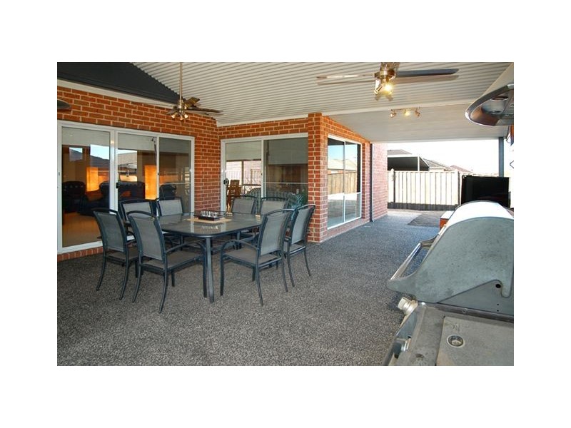 24 Canisby Way, Craigieburn VIC 3064