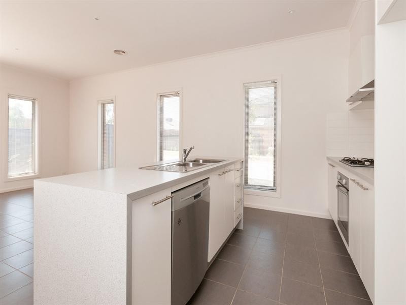 2 Stafford Link, Craigieburn VIC 3064