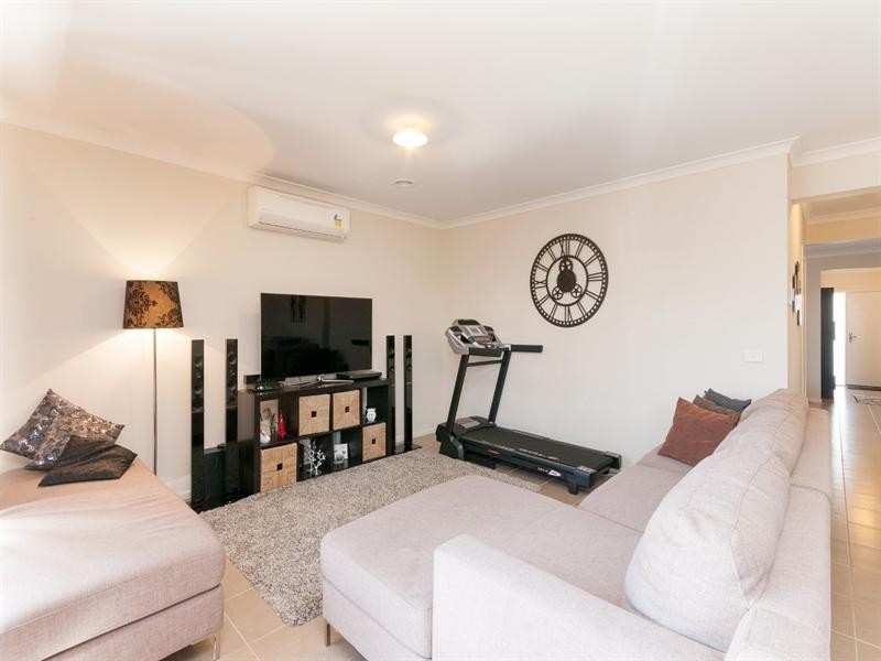 44 Domain Way, Craigieburn VIC 3064