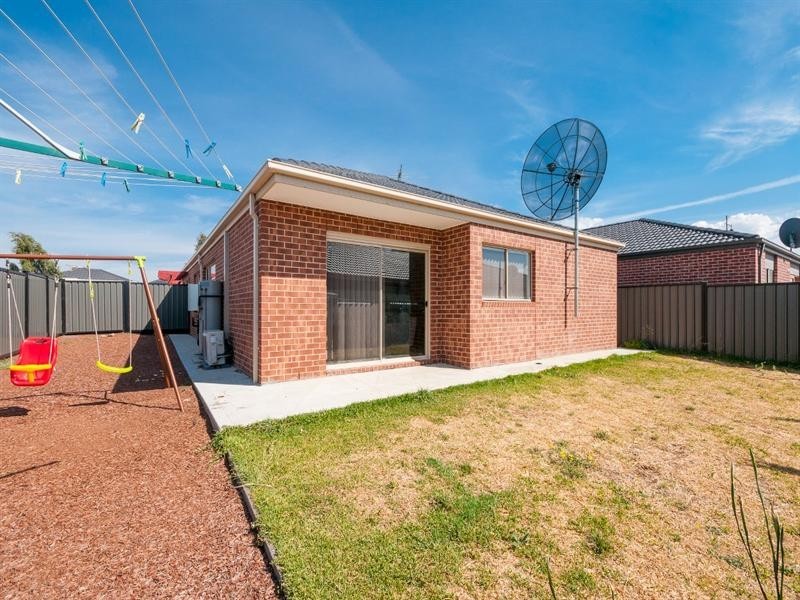44 Domain Way, Craigieburn VIC 3064