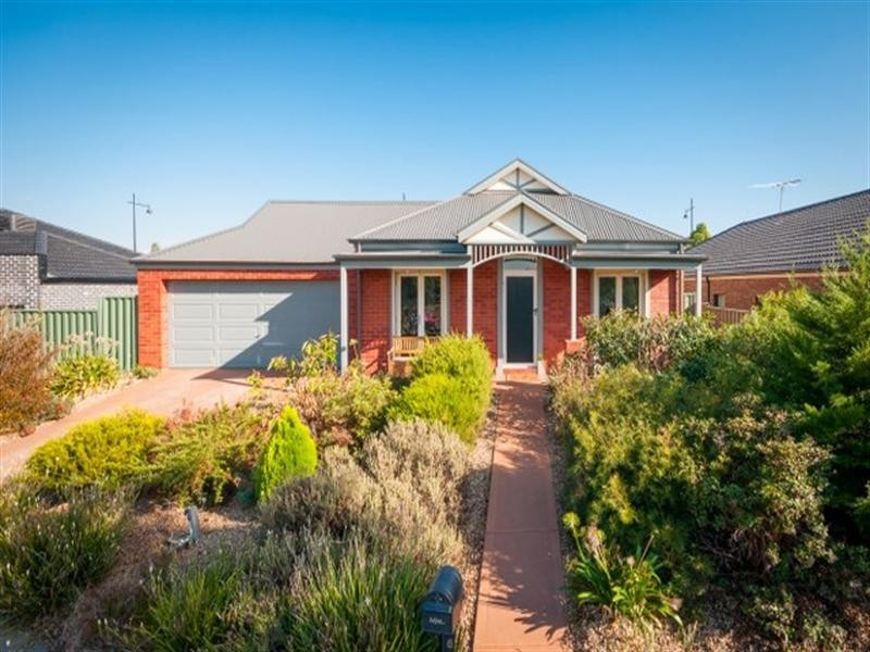 6 Aberfeldie Place, Craigieburn VIC 3064