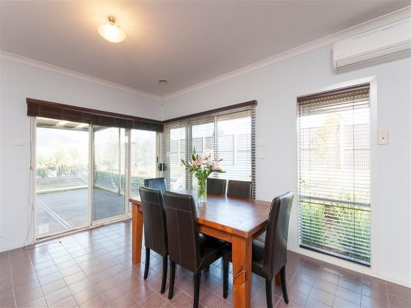 6 Aberfeldie Place, Craigieburn VIC 3064