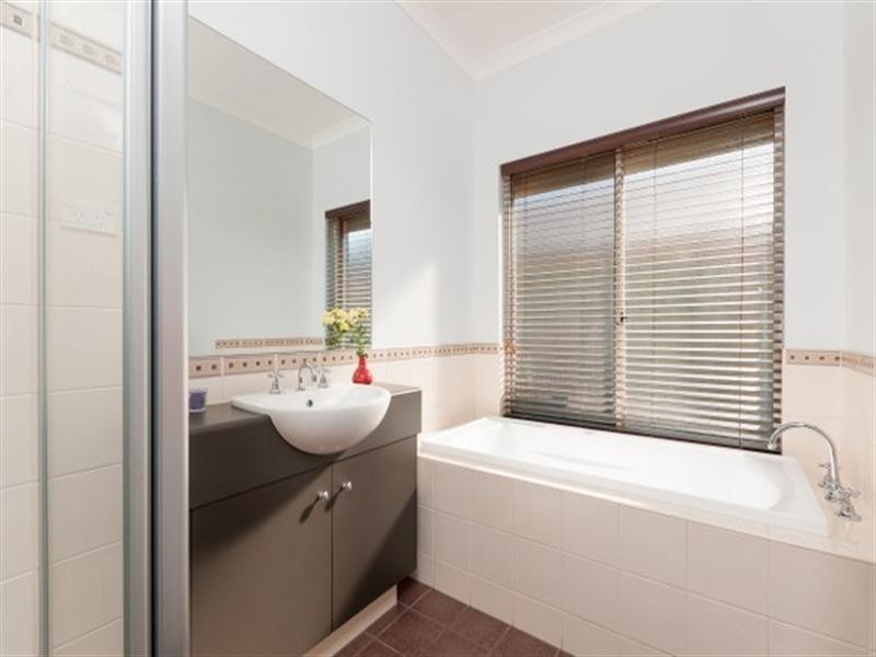 6 Aberfeldie Place, Craigieburn VIC 3064