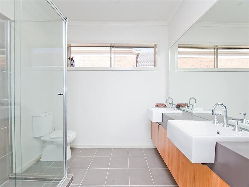 28 Balyang Way, Craigieburn VIC 3064
