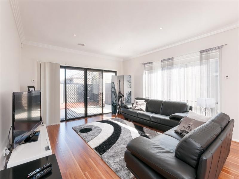 19 Falls Avenue, Craigieburn VIC 3064