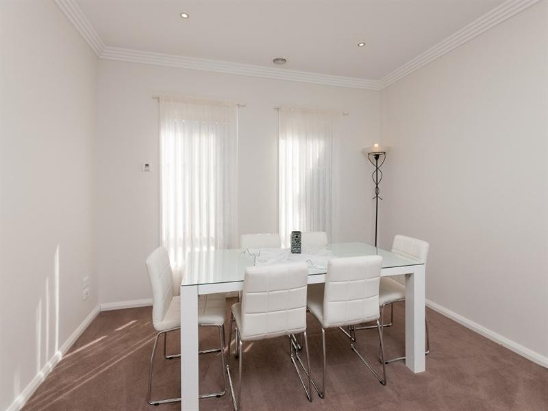 19 Falls Avenue, Craigieburn VIC 3064