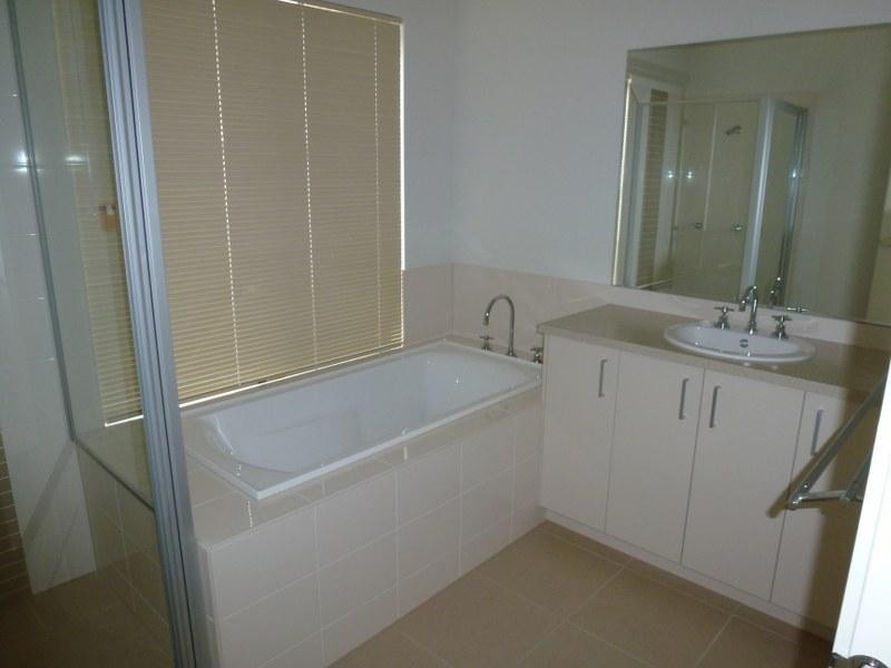 23 Falls Avenue, Craigieburn VIC 3064