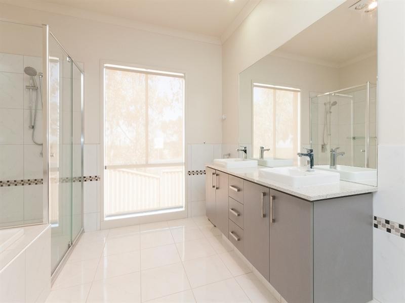 10 Salute Court, Wallan VIC 3756