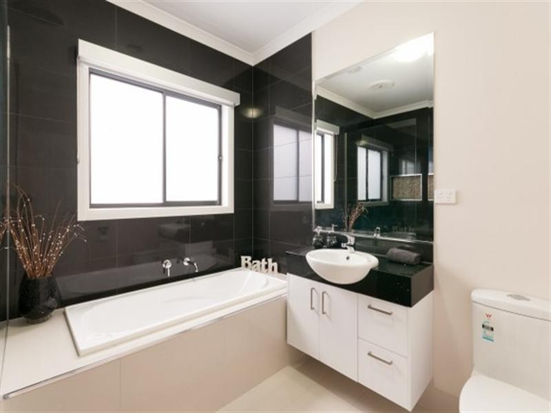 12 Viewside Crescent, Craigieburn VIC 3064