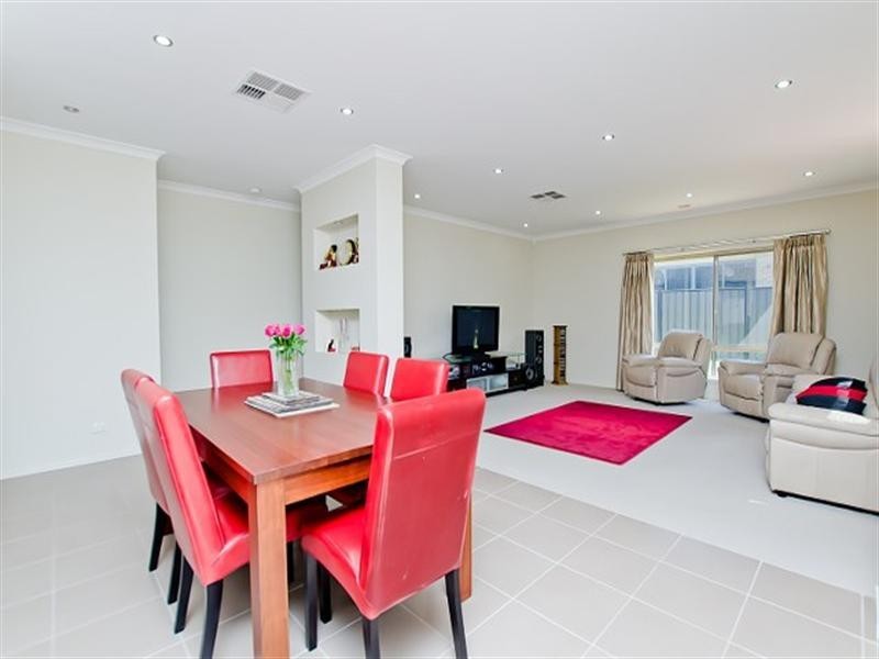 6 Somersby Road, Craigieburn VIC 3064