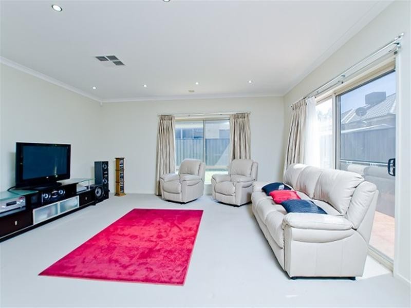 6 Somersby Road, Craigieburn VIC 3064