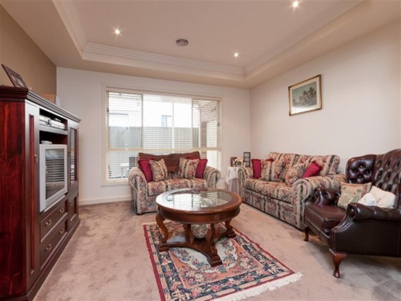 42 Westerfolds Loop, Craigieburn VIC 3064