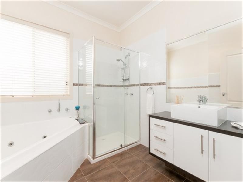 42 Westerfolds Loop, Craigieburn VIC 3064